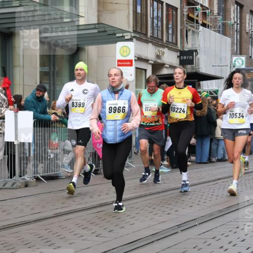 05.10.2025 - 20. swb-Marathon Bremen Strokosch-Dieckow http://msf.ph/oto/9245512 05.10.2025 10:50:37 Ziel 7733, 9199, 9251, 9256, 9277, 9287, 9399, 9416, 9425, 9630, 9658, 9663, 9715, 9742, 9888, 9894, 9966, 9969, 9975, 10029, 10043, 10206, 10224, 10226, 10227, 10254, 10279, 10378, 10479, 10534, 10669, 10689, 10698, 10743, 10932, 11061, 11220, 11279, 11311, 11391, 11543, 11573, 7733, 9199, 9251, 9256, 9277, 9287, 9399, 9416, 9425, 9630, 9658, 9663, 9715, 9742, 9888, 9894, 9966, 9969, 9975, 10029, 10043, 10206, 10224, 10226, 10227 meine-sportfotos.de