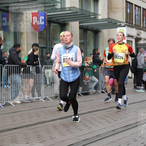 05.10.2025 - 20. swb-Marathon Bremen Strokosch-Dieckow http://msf.ph/oto/9245541 05.10.2025 10:50:38 Ziel 7733, 9199, 9251, 9256, 9277, 9287, 9399, 9416, 9425, 9630, 9658, 9663, 9715, 9742, 9888, 9894, 9966, 9975, 10029, 10206, 10224, 10226, 10227, 10254, 10279, 10378, 10479, 10534, 10669, 10689, 10698, 10743, 10932, 11061, 11220, 11279, 11311, 11391, 11543, 11573, 7733, 9199, 9251, 9256, 9277, 9287, 9399, 9416, 9425, 9630, 9658, 9663, 9715, 9742, 9888, 9894, 9966, 9975, 10029, 10206, 10224, 10226, 10227 meine-sportfotos.de