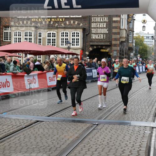 05.10.2025 - 20. swb-Marathon Bremen Yannick Fuchs http://msf.ph/oto/9245544 05.10.2025 11:11:43 Ziel 9453, 10058, 10264, 10320, 10333, 11030, 11191 meine-sportfotos.de