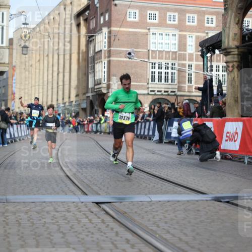 05.10.2025 - 20. swb-Marathon Bremen Yannick Fuchs http://msf.ph/oto/9245545 05.10.2025 10:42:28 Ziel 9700, 9775, 10375, 11217, 11230, 11422 meine-sportfotos.de