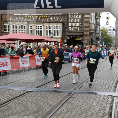 05.10.2025 - 20. swb-Marathon Bremen Yannick Fuchs http://msf.ph/oto/9245570 05.10.2025 11:11:43 Ziel 9453, 10058, 10264, 10320, 10333, 11030, 11191 meine-sportfotos.de