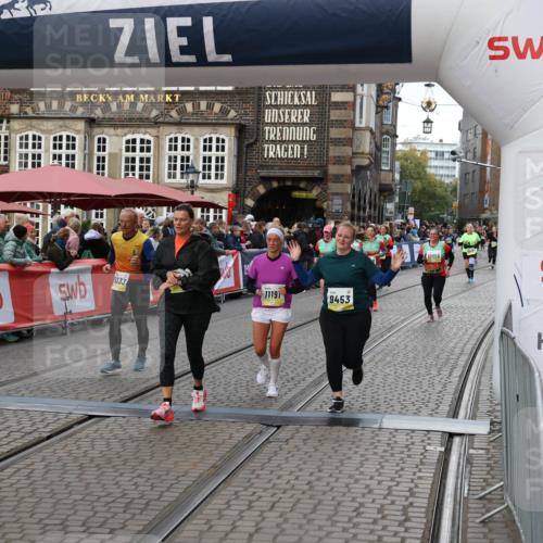 05.10.2025 - 20. swb-Marathon Bremen Yannick Fuchs http://msf.ph/oto/9245589 05.10.2025 11:11:43 Ziel 9453, 10058, 10264, 10320, 10333, 11030, 11191 meine-sportfotos.de