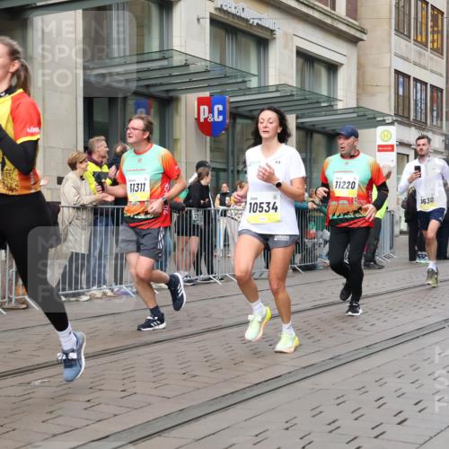 05.10.2025 - 20. swb-Marathon Bremen Strokosch-Dieckow http://msf.ph/oto/9245595 05.10.2025 10:50:39 Ziel 7733, 9199, 9251, 9256, 9277, 9287, 9399, 9416, 9425, 9630, 9658, 9663, 9715, 9742, 9888, 9894, 9966, 9975, 10029, 10206, 10224, 10226, 10227, 10254, 10279, 10378, 10479, 10534, 10669, 10689, 10698, 10743, 10932, 11061, 11220, 11279, 11311, 11391, 11573, 7733, 9199, 9251, 9256, 9277, 9287, 9399, 9416, 9425, 9630, 9658, 9663, 9715, 9742, 9888, 9894, 9966, 9975, 10029, 10206, 10224, 10226, 10227 meine-sportfotos.de