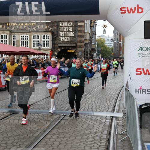 05.10.2025 - 20. swb-Marathon Bremen Yannick Fuchs http://msf.ph/oto/9245619 05.10.2025 11:11:44 Ziel 9453, 10058, 10264, 10320, 10333, 11030, 11191 meine-sportfotos.de
