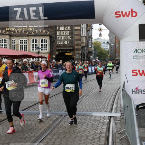 05.10.2025 - 20. swb-Marathon Bremen Yannick Fuchs http://msf.ph/oto/9245627 05.10.2025 11:11:44 Ziel 9453, 10058, 10264, 10320, 10333, 11030, 11191 meine-sportfotos.de