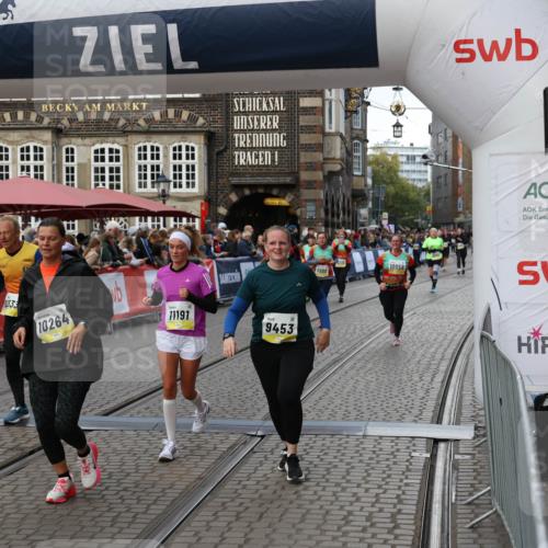 05.10.2025 - 20. swb-Marathon Bremen Yannick Fuchs http://msf.ph/oto/9245637 05.10.2025 11:11:44 Ziel 9453, 10058, 10264, 10320, 10333, 11030, 11191 meine-sportfotos.de