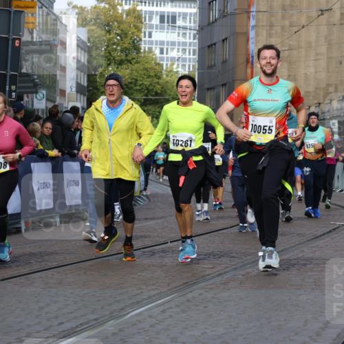 05.10.2025 - 20. swb-Marathon Bremen Strokosch-Dieckow http://msf.ph/oto/9245643 05.10.2025 10:58:30 Ziel 9430, 9433, 9472, 9529, 9766, 9820, 9913, 10049, 10055, 10261, 10285, 10408, 10513, 10936, 10988, 11291, 11591, 11700 meine-sportfotos.de