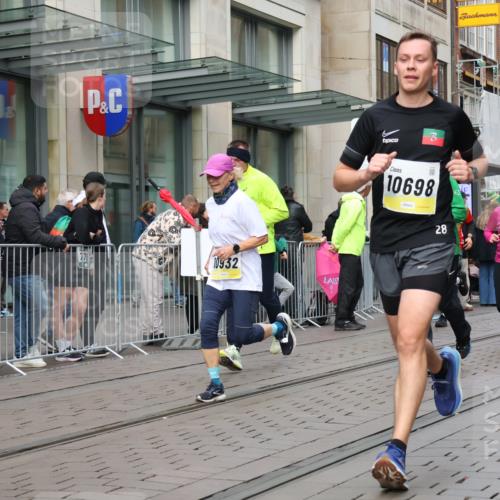 05.10.2025 - 20. swb-Marathon Bremen Strokosch-Dieckow http://msf.ph/oto/9245723 05.10.2025 10:50:43 Ziel 7733, 9199, 9256, 9287, 9399, 9416, 9425, 9630, 9663, 9894, 9906, 9966, 9975, 10029, 10206, 10215, 10222, 10224, 10226, 10227, 10254, 10378, 10534, 10669, 10698, 10743, 10932, 11061, 11220, 11279, 11311, 11391, 11573, 7733, 9199, 9256, 9287, 9399, 9416, 9425, 9630, 9663, 9894, 9906, 9966, 9975, 10029, 10206, 10215, 10222, 10224, 10226, 10227 meine-sportfotos.de