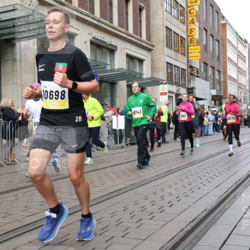 05.10.2025 - 20. swb-Marathon Bremen Strokosch-Dieckow http://msf.ph/oto/9245747 05.10.2025 10:50:44 Ziel 9199, 9256, 9287, 9399, 9416, 9425, 9630, 9663, 9894, 9906, 9966, 10029, 10206, 10215, 10222, 10226, 10227, 10254, 10378, 10432, 10534, 10669, 10698, 10743, 10932, 11061, 11220, 11279, 11311, 11391, 11573, 9199, 9256, 9287, 9399, 9416, 9425, 9630, 9663, 9894, 9906, 9966, 10029, 10206, 10215, 10222, 10226, 10227, 10432 meine-sportfotos.de