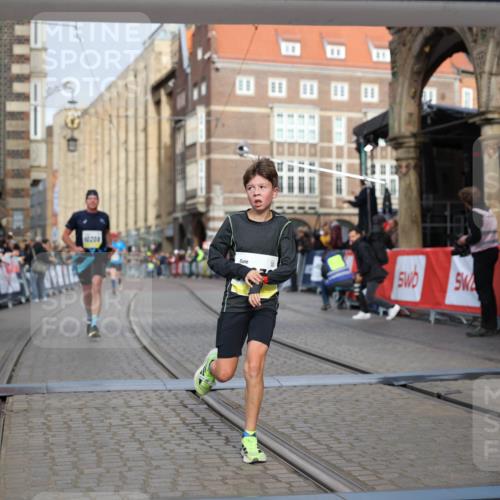 05.10.2025 - 20. swb-Marathon Bremen Yannick Fuchs http://msf.ph/oto/9245761 05.10.2025 10:42:31 Ziel 9700, 9775, 10208, 10375, 11230 meine-sportfotos.de