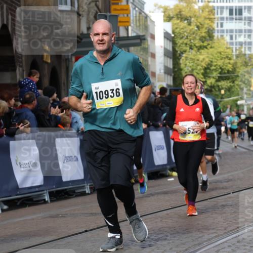 05.10.2025 - 20. swb-Marathon Bremen Strokosch-Dieckow http://msf.ph/oto/9245775 05.10.2025 10:58:36 Ziel 7163, 8585, 9359, 9370, 9430, 9472, 9529, 9540, 9622, 9714, 9766, 9913, 10049, 10261, 10285, 10513, 10527, 10591, 10679, 10871, 10936, 10988, 11078 meine-sportfotos.de