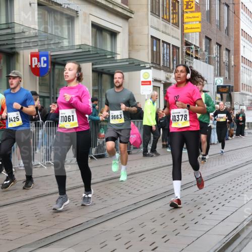 05.10.2025 - 20. swb-Marathon Bremen Strokosch-Dieckow http://msf.ph/oto/9245784 05.10.2025 10:50:45 Ziel 9199, 9256, 9287, 9399, 9416, 9425, 9630, 9663, 9894, 9906, 9966, 10029, 10206, 10215, 10222, 10226, 10227, 10254, 10378, 10432, 10534, 10669, 10698, 10743, 10932, 11061, 11220, 11279, 11311, 11391, 11573, 9199, 9256, 9287, 9399, 9416, 9425, 9630, 9663, 9894, 9906, 9966, 10029, 10206, 10215, 10222, 10226, 10227, 10432 meine-sportfotos.de