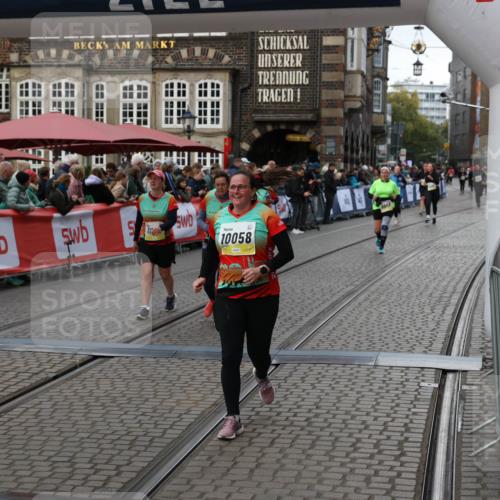 05.10.2025 - 20. swb-Marathon Bremen Yannick Fuchs http://msf.ph/oto/9245819 05.10.2025 11:11:48 Ziel 9453, 9999, 10058, 10235, 10236, 10264, 10333, 11172, 11191 meine-sportfotos.de