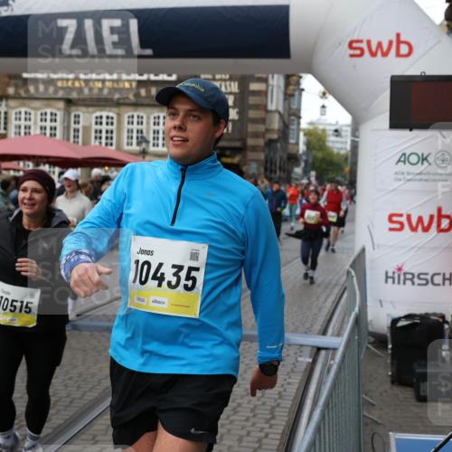 05.10.2025 - 20. swb-Marathon Bremen Yannick Fuchs http://msf.ph/oto/9245832 05.10.2025 11:10:08 Ziel 9288, 9561, 9760, 9972, 10435, 10515, 10659, 10860, 10885, 11381, 11405, 11634, 11748 meine-sportfotos.de