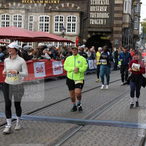 05.10.2025 - 20. swb-Marathon Bremen Yannick Fuchs http://msf.ph/oto/9245852 05.10.2025 11:10:09 Ziel 9288, 9554, 9561, 9760, 9972, 10383, 10435, 10515, 10659, 10885, 10969, 11381, 11401, 11405, 11634, 11748 meine-sportfotos.de