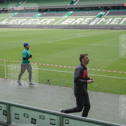 05.10.2025 - 20. swb-Marathon Bremen Michael Burmester http://msf.ph/oto/9245856 05.10.2025 10:37:41 Laufen im Stadion 7621, 7776, 9237, 9246, 9305, 9360, 9363, 9365, 9381, 9426, 9448, 9486, 9531, 9532, 9536, 9600, 9603, 9642, 9748, 9802, 9839, 9841, 9893, 9979, 10056, 10067, 10098, 10158, 10194, 10265, 10271, 10274, 10290, 10291, 10301, 10345, 10370, 10471, 10477, 10508, 10510, 10518, 10562, 10571, 10611, 10615, 10713, 10771, 10777, 10821, 10826, 10829, 10837, 10872, 10876, 10995, 11001, 11050, 11121, 11124, 11150, 11162, 11183, 11184, 11223, 11251, 11415, 9177, 9208 meine-sportfotos.de