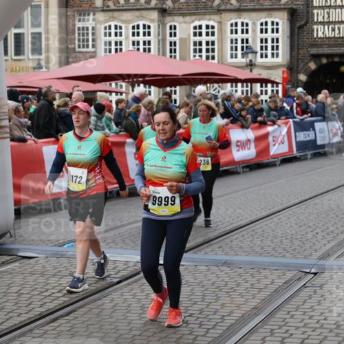 05.10.2025 - 20. swb-Marathon Bremen Yannick Fuchs http://msf.ph/oto/9245876 05.10.2025 11:11:50 Ziel 9453, 9680, 9999, 10058, 10235, 10236, 10264, 10333, 11172, 11191 meine-sportfotos.de