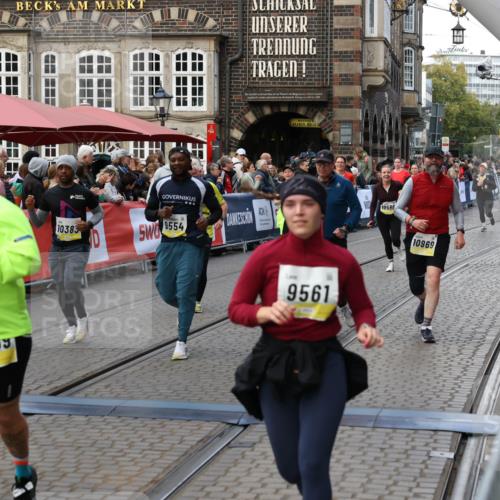 05.10.2025 - 20. swb-Marathon Bremen Yannick Fuchs http://msf.ph/oto/9245883 05.10.2025 11:10:11 Ziel 9288, 9470, 9476, 9554, 9561, 9760, 10383, 10435, 10515, 10596, 10659, 10885, 10969, 11401, 11405, 11536, 11634, 11748 meine-sportfotos.de