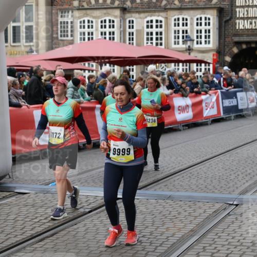 05.10.2025 - 20. swb-Marathon Bremen Yannick Fuchs http://msf.ph/oto/9245890 05.10.2025 11:11:50 Ziel 9453, 9680, 9999, 10058, 10235, 10236, 10264, 10333, 11172, 11191 meine-sportfotos.de