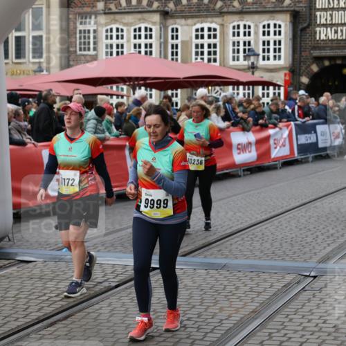 05.10.2025 - 20. swb-Marathon Bremen Yannick Fuchs http://msf.ph/oto/9245900 05.10.2025 11:11:50 Ziel 9453, 9680, 9999, 10058, 10235, 10236, 10264, 10333, 11172, 11191 meine-sportfotos.de