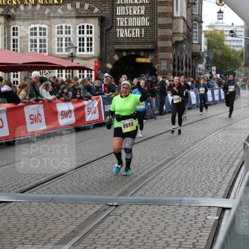 05.10.2025 - 20. swb-Marathon Bremen Yannick Fuchs http://msf.ph/oto/9245942 05.10.2025 11:11:52 Ziel 9680, 9999, 10058, 10235, 10236, 10540, 11088, 11172 meine-sportfotos.de