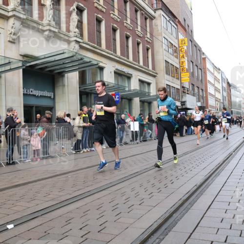 05.10.2025 - 20. swb-Marathon Bremen Strokosch-Dieckow http://msf.ph/oto/9245944 05.10.2025 10:50:51 Ziel 9199, 9256, 9287, 9416, 9425, 9630, 9663, 9894, 9906, 10206, 10215, 10222, 10226, 10254, 10376, 10378, 10432, 10669, 10743, 10932, 11061, 11279, 11391, 11573, 9199, 9256, 9287, 9416, 9425, 9630, 9663, 9894, 9906, 10206, 10215, 10222, 10226, 10376, 10432 meine-sportfotos.de