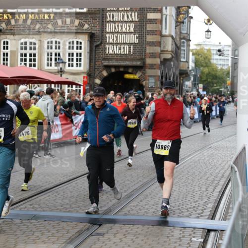 05.10.2025 - 20. swb-Marathon Bremen Yannick Fuchs http://msf.ph/oto/9245960 05.10.2025 11:10:12 Ziel 7799, 9288, 9470, 9476, 9554, 9561, 9760, 10383, 10435, 10515, 10596, 10659, 10885, 10969, 11401, 11405, 11536, 11634, 11748 meine-sportfotos.de