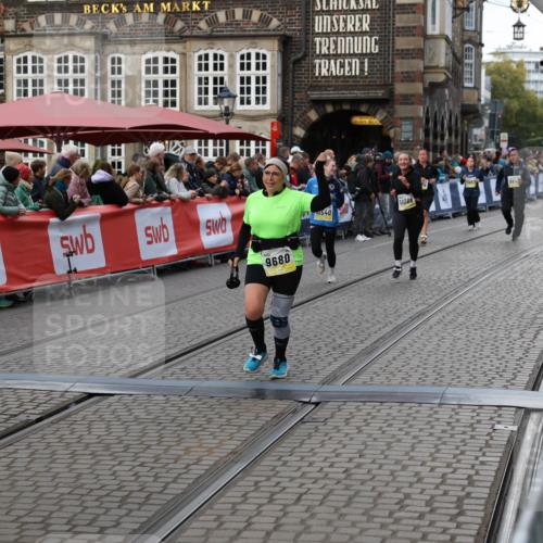 05.10.2025 - 20. swb-Marathon Bremen Yannick Fuchs http://msf.ph/oto/9245968 05.10.2025 11:11:52 Ziel 9680, 9999, 10058, 10235, 10236, 10540, 11088, 11172 meine-sportfotos.de