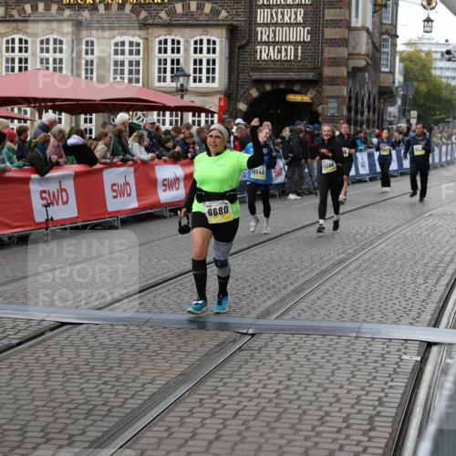 05.10.2025 - 20. swb-Marathon Bremen Yannick Fuchs http://msf.ph/oto/9245976 05.10.2025 11:11:52 Ziel 9680, 9999, 10058, 10235, 10236, 10540, 11088, 11172 meine-sportfotos.de