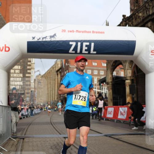 05.10.2025 - 20. swb-Marathon Bremen Yannick Fuchs http://msf.ph/oto/9246001 05.10.2025 10:42:41 Ziel 11725 meine-sportfotos.de