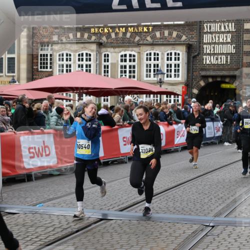 05.10.2025 - 20. swb-Marathon Bremen Yannick Fuchs http://msf.ph/oto/9246027 05.10.2025 11:11:55 Ziel 9648, 9680, 9784, 9999, 10235, 10236, 10540, 11088, 11172 meine-sportfotos.de