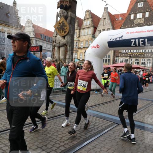 05.10.2025 - 20. swb-Marathon Bremen Yannick Fuchs http://msf.ph/oto/9246037 05.10.2025 11:10:16 Ziel 7799, 9470, 9476, 9554, 9561, 10082, 10383, 10563, 10596, 10659, 10969, 11204, 11261, 11401, 11536 meine-sportfotos.de