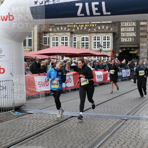 05.10.2025 - 20. swb-Marathon Bremen Yannick Fuchs http://msf.ph/oto/9246039 05.10.2025 11:11:55 Ziel 9648, 9680, 9784, 9999, 10235, 10236, 10540, 11088, 11172 meine-sportfotos.de