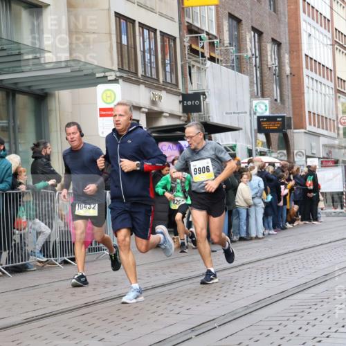 05.10.2025 - 20. swb-Marathon Bremen Strokosch-Dieckow http://msf.ph/oto/9246053 05.10.2025 10:50:56 Ziel 9256, 9287, 9416, 9894, 9906, 10206, 10215, 10222, 10226, 10321, 10376, 10432, 10556, 10669, 11177, 11279, 11573, 9256, 9287, 9416, 9894, 9906, 10206, 10215, 10222, 10226, 10321, 10376, 10432, 10556, 11177 meine-sportfotos.de