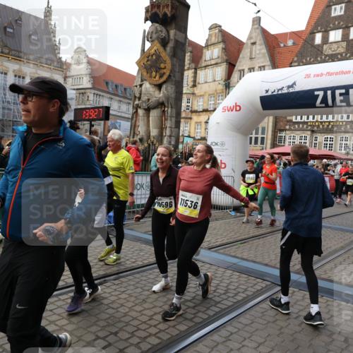 05.10.2025 - 20. swb-Marathon Bremen Yannick Fuchs http://msf.ph/oto/9246054 05.10.2025 11:10:16 Ziel 7799, 9470, 9476, 9554, 9561, 10082, 10383, 10563, 10596, 10659, 10969, 11204, 11261, 11401, 11536 meine-sportfotos.de
