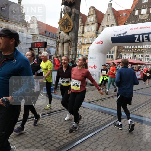 05.10.2025 - 20. swb-Marathon Bremen Yannick Fuchs http://msf.ph/oto/9246072 05.10.2025 11:10:17 Ziel 7799, 9470, 9476, 9554, 9561, 10082, 10383, 10563, 10596, 10969, 11204, 11261, 11401, 11536 meine-sportfotos.de