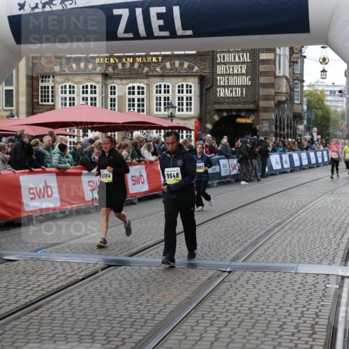 05.10.2025 - 20. swb-Marathon Bremen Yannick Fuchs http://msf.ph/oto/9246174 05.10.2025 11:11:58 Ziel 9648, 9680, 9784, 10235, 10236, 10540, 11088, 11563 meine-sportfotos.de