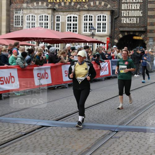 05.10.2025 - 20. swb-Marathon Bremen Yannick Fuchs http://msf.ph/oto/9246180 05.10.2025 11:10:20 Ziel 7799, 9470, 9476, 9806, 10082, 10563, 10596, 11204, 11261, 11536 meine-sportfotos.de
