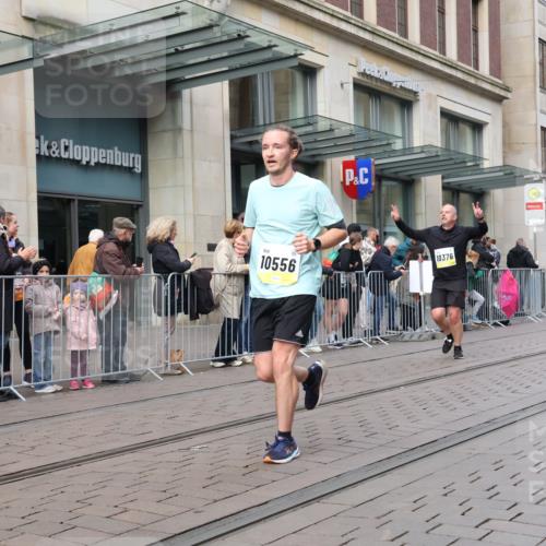 05.10.2025 - 20. swb-Marathon Bremen Strokosch-Dieckow http://msf.ph/oto/9246209 05.10.2025 10:51:07 Ziel 9252, 9268, 10321, 10376, 10432, 10556, 10584, 10716, 10918, 10928, 11177, 11484, 9252, 9268, 10321, 10376, 10432, 10556, 10584, 10716, 10918, 10928, 11177, 11484 meine-sportfotos.de