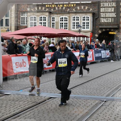 05.10.2025 - 20. swb-Marathon Bremen Yannick Fuchs http://msf.ph/oto/9246214 05.10.2025 11:11:58 Ziel 9648, 9680, 9784, 10235, 10236, 10540, 11088, 11563 meine-sportfotos.de