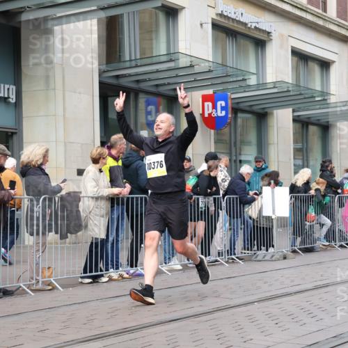 05.10.2025 - 20. swb-Marathon Bremen Strokosch-Dieckow http://msf.ph/oto/9246241 05.10.2025 10:51:08 Ziel 8333, 9252, 9268, 10321, 10376, 10432, 10556, 10584, 10716, 10918, 10928, 11177, 11484, 8333, 9252, 9268, 10321, 10376, 10432, 10556, 10584, 10716, 10918, 10928, 11177, 11484 meine-sportfotos.de