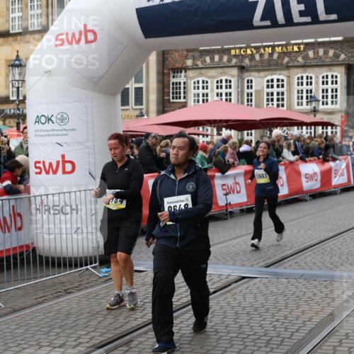 05.10.2025 - 20. swb-Marathon Bremen Yannick Fuchs http://msf.ph/oto/9246261 05.10.2025 11:11:59 Ziel 9648, 9680, 9784, 10540, 11088, 11563 meine-sportfotos.de