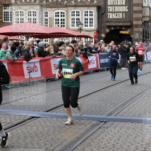 05.10.2025 - 20. swb-Marathon Bremen Yannick Fuchs http://msf.ph/oto/9246265 05.10.2025 11:10:21 Ziel 7799, 9806, 10082, 10563, 10596, 11204, 11261, 11333, 11536 meine-sportfotos.de
