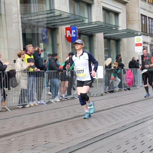 05.10.2025 - 20. swb-Marathon Bremen Strokosch-Dieckow http://msf.ph/oto/9246269 05.10.2025 10:51:11 Ziel 8333, 9252, 9259, 9268, 10321, 10376, 10556, 10584, 10716, 10918, 10928, 11177, 11484, 8333, 9252, 9259, 9268, 10321, 10376, 10556, 10584, 10716, 10918, 10928, 11177, 11484 meine-sportfotos.de