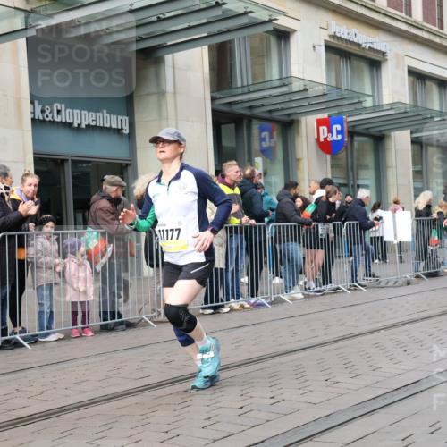 05.10.2025 - 20. swb-Marathon Bremen Strokosch-Dieckow http://msf.ph/oto/9246294 05.10.2025 10:51:12 Ziel 8333, 9252, 9259, 9268, 10321, 10376, 10436, 10556, 10584, 10716, 10918, 10928, 11177, 11484, 8333, 9252, 9259, 9268, 10321, 10376, 10436, 10556, 10584, 10716, 10918, 10928, 11177, 11484 meine-sportfotos.de