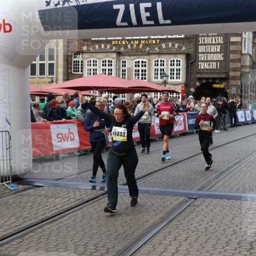 05.10.2025 - 20. swb-Marathon Bremen Yannick Fuchs http://msf.ph/oto/9246312 05.10.2025 11:10:25 Ziel 8533, 9734, 9806, 10082, 10189, 10280, 11204, 11261, 11333 meine-sportfotos.de