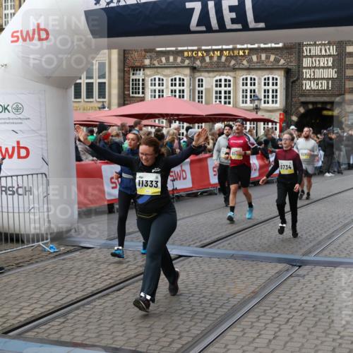 05.10.2025 - 20. swb-Marathon Bremen Yannick Fuchs http://msf.ph/oto/9246355 05.10.2025 11:10:25 Ziel 8533, 9734, 9806, 10082, 10189, 10280, 11204, 11261, 11333 meine-sportfotos.de