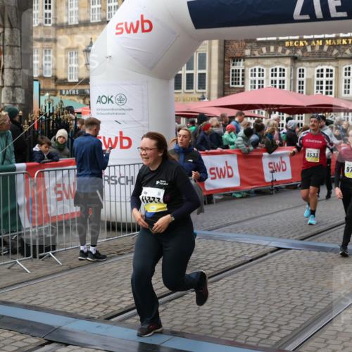 05.10.2025 - 20. swb-Marathon Bremen Yannick Fuchs http://msf.ph/oto/9246384 05.10.2025 11:10:26 Ziel 8533, 9734, 9806, 10189, 10280, 11261, 11333 meine-sportfotos.de