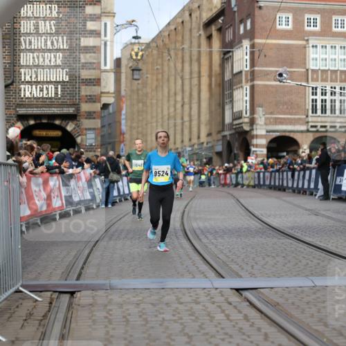 05.10.2025 - 20. swb-Marathon Bremen Yannick Fuchs http://msf.ph/oto/9246417 05.10.2025 10:42:55 Ziel 9524, 11640 meine-sportfotos.de