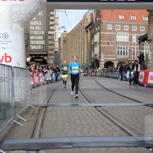 05.10.2025 - 20. swb-Marathon Bremen Yannick Fuchs http://msf.ph/oto/9246426 05.10.2025 10:42:55 Ziel 9524, 11640 meine-sportfotos.de